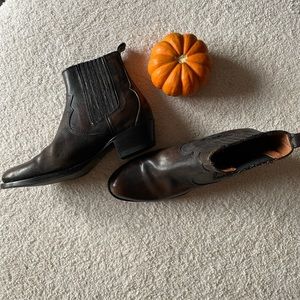 FRYE cognac Diana leather Chelsea boot